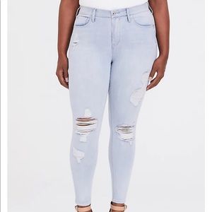 TORRID Premium Sky High Skinny Jeans 💙